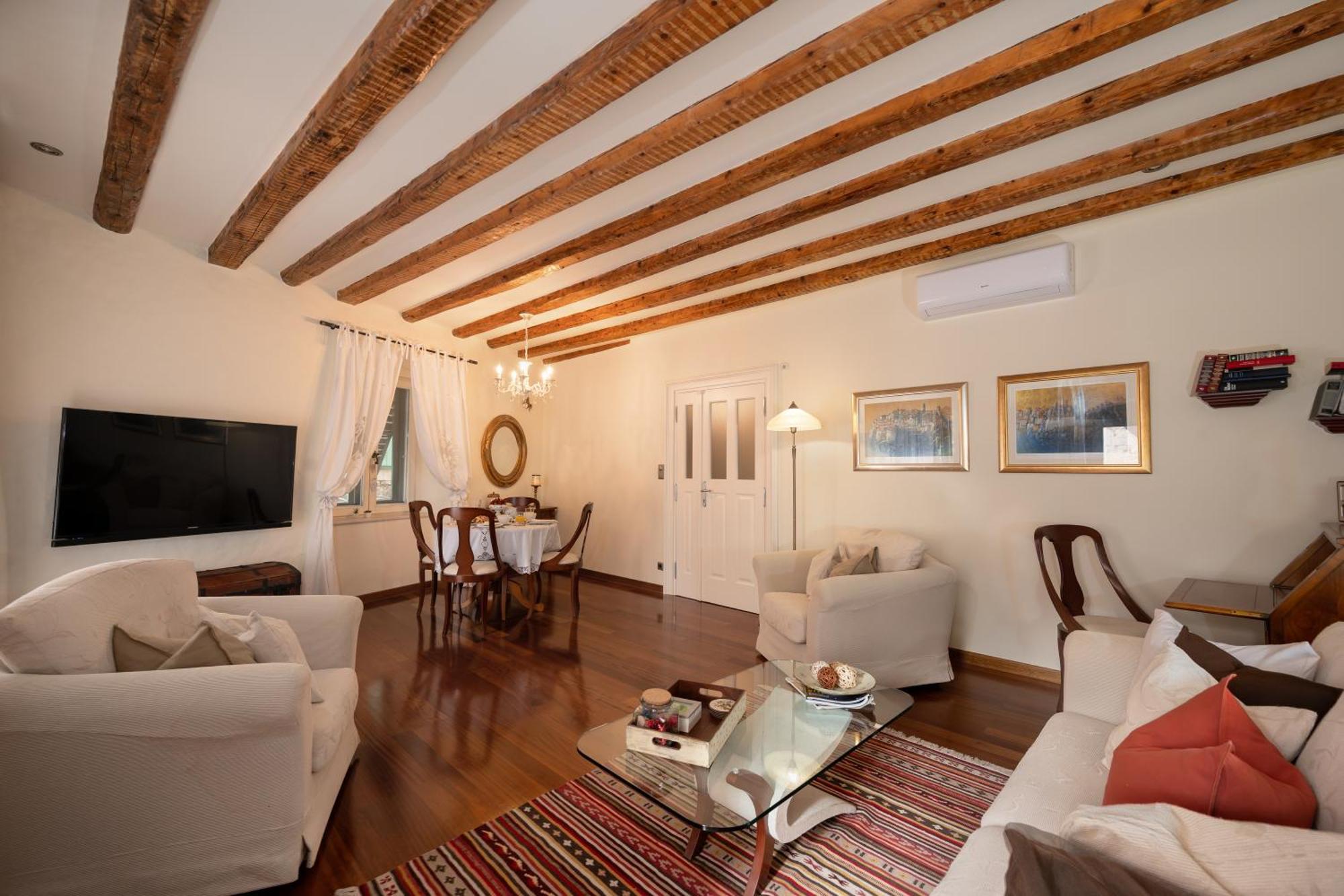 Stone Pearl Heritage Luxury Suite Split Buitenkant foto